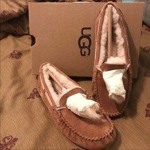 UGG Dakota Pom Pom Slippers Women Size 8